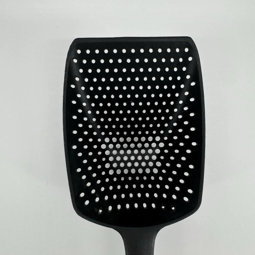 Pampered Chef Large Scoop Veggie Colander Strainer Black Kitchen Pasta Drainer